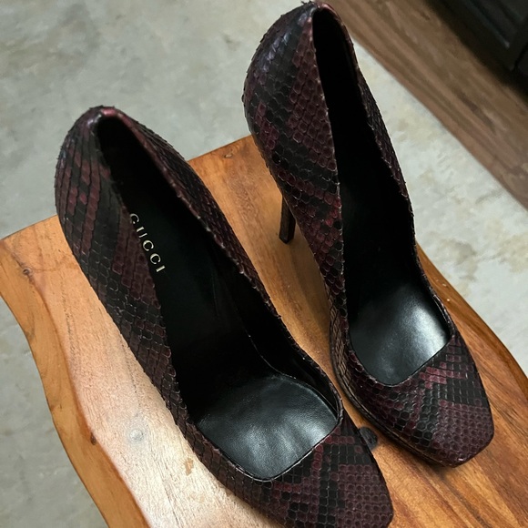 Gucci Platform Heels SIZE 11 burgundy wine color with black snake skin - Picture 2 of 7